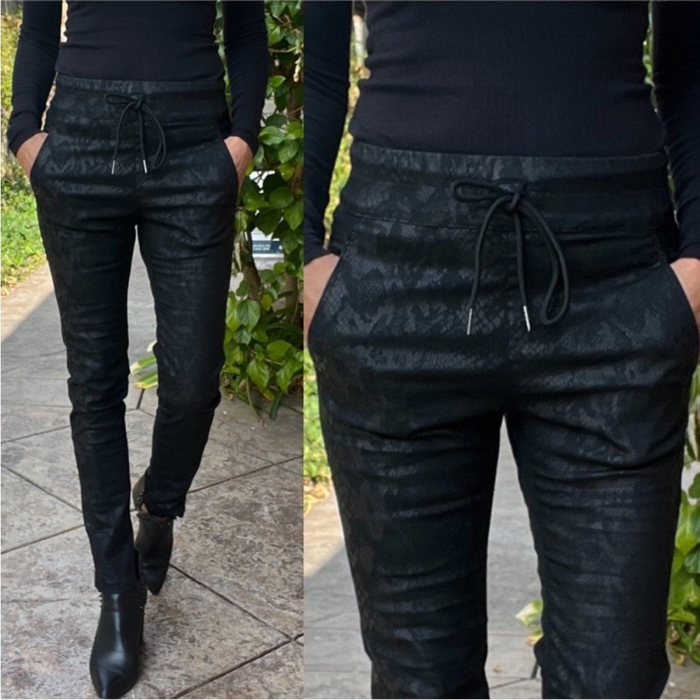 BEVY FLOG Black Textured Joggers